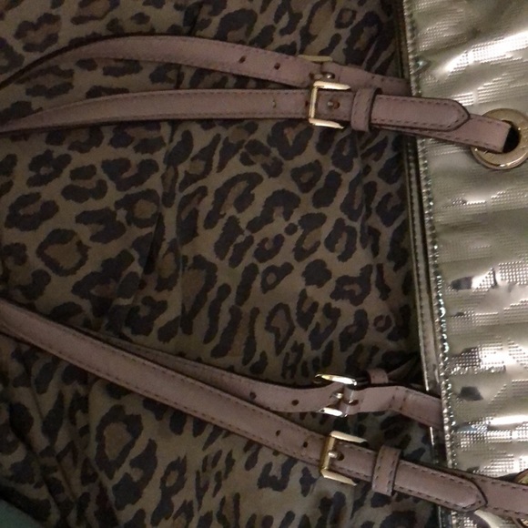 Micheal Kors XL gold metallic monogram tote wallet, slides available separately - Picture 12 of 13